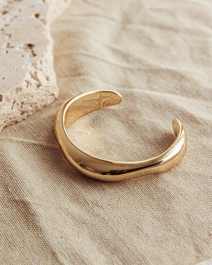 Gold Jamaica Curvilinear Cuff