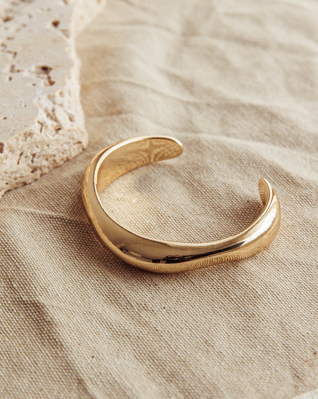 Gold Jamaica Curvilinear Cuff