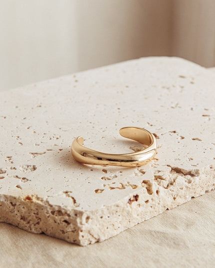 Gold Jamaica Curvilinear Cuff