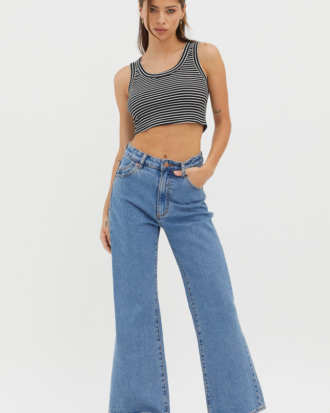 Scoop Neck Crop Top Black Base
