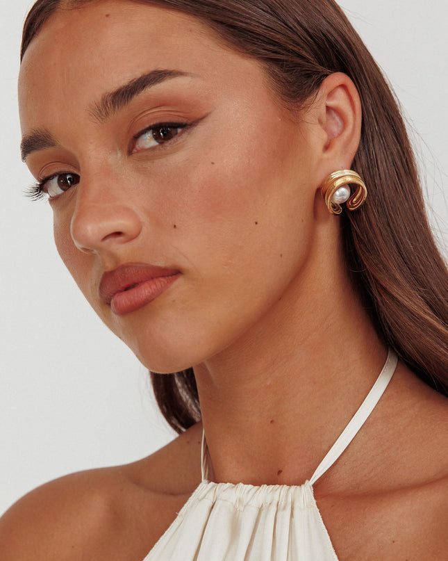 Pearl Circle Earrings Gold