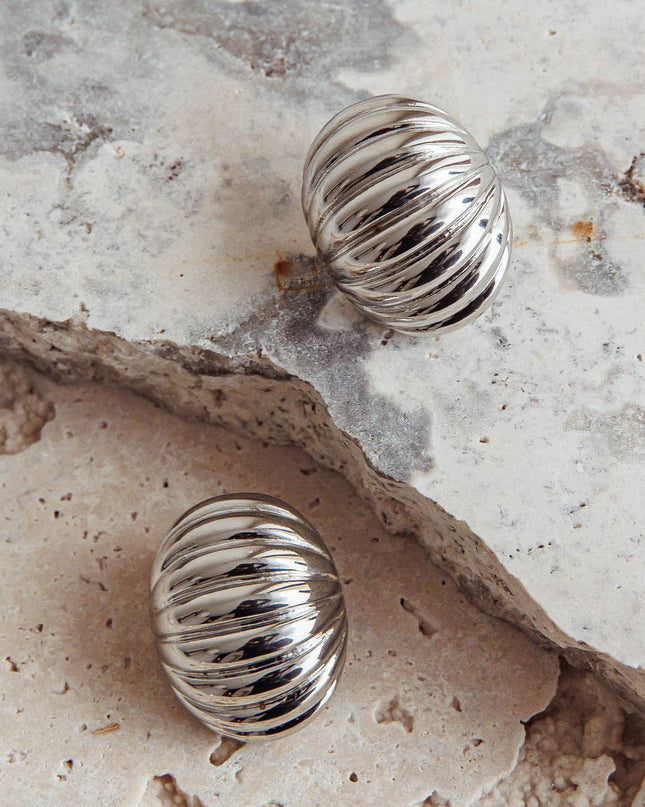 Dark Silver Ribbed Curve Earrings