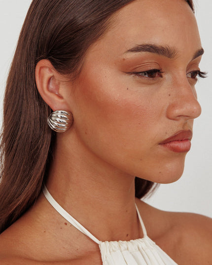 Dark Silver Ribbed Curve Earrings