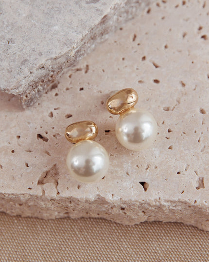 Gold/Pearl Pearl Accent Studs