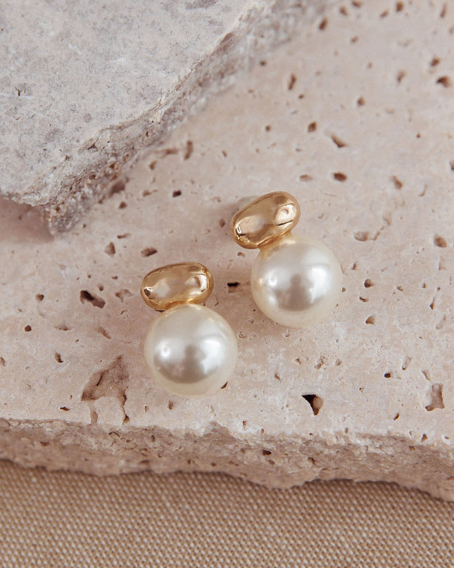 Gold/Pearl Pearl Accent Studs