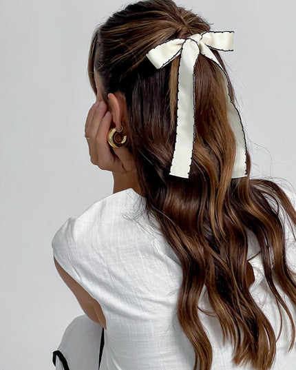 White Stitch Bow Hairpin