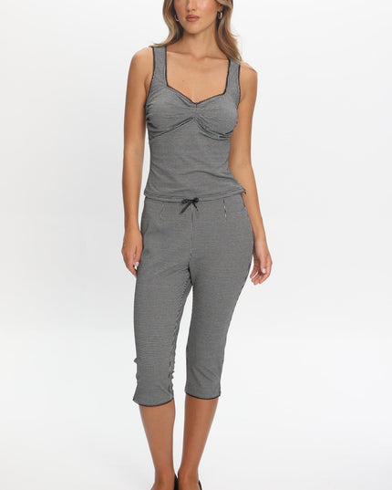 Black Capri Pants Checker