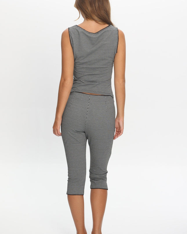 Black Capri Pants Checker