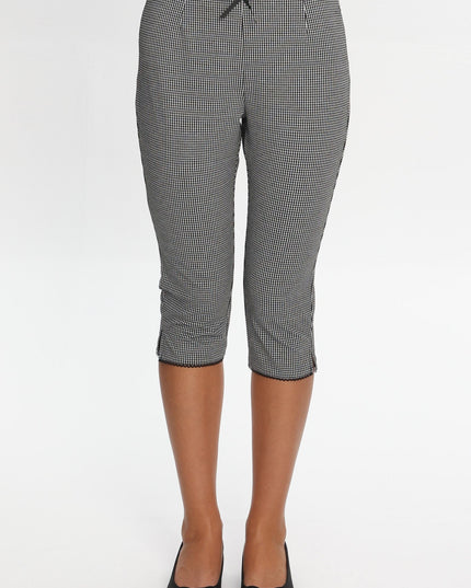 Black Capri Pants Checker