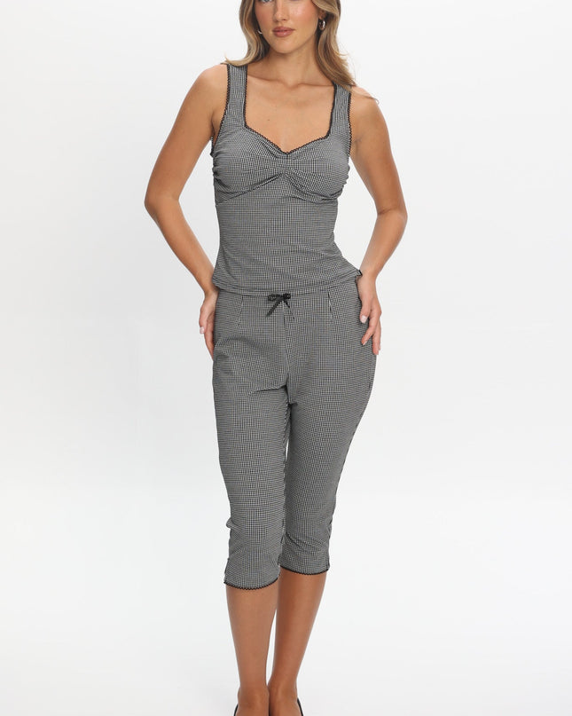 Black Capri Pants Checker
