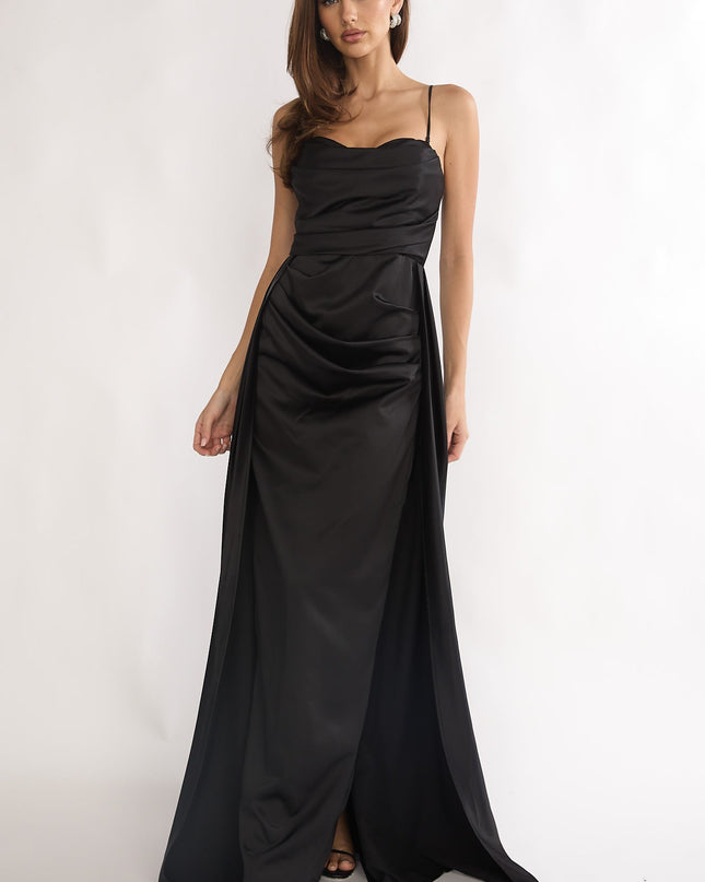 Black Pleated Gathering Maxi Dress