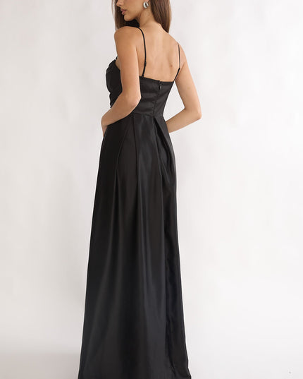 Black Pleated Gathering Maxi Dress