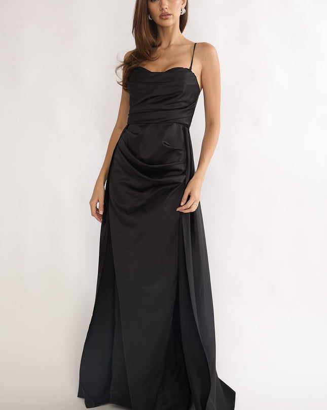 Black Pleated Gathering Maxi Dress