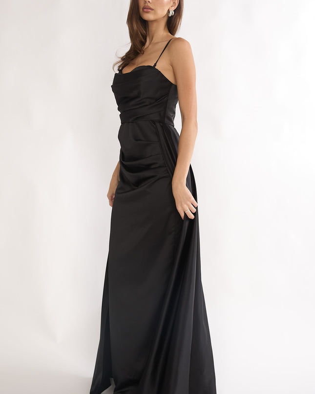 Black Pleated Gathering Maxi Dress