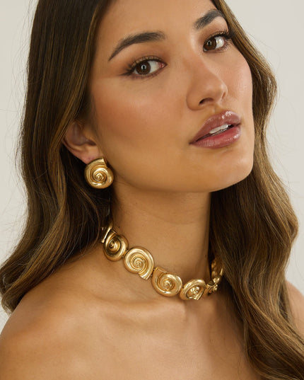 Gold Shell Collar Necklace